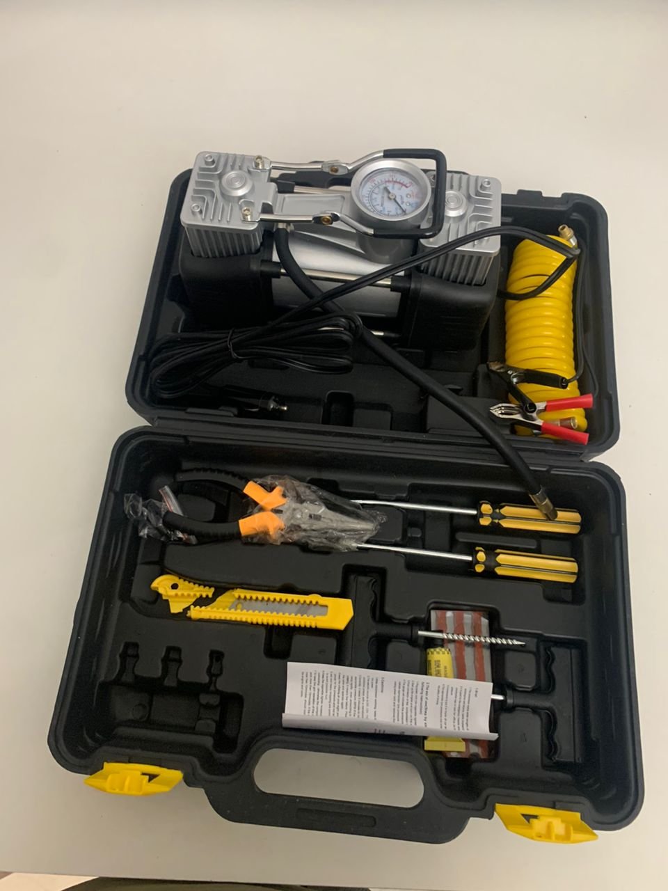 Compresseur Voiture Double Cylindre 12V avec Kit de Réparation – Jusqu'à 150 PSI image 8