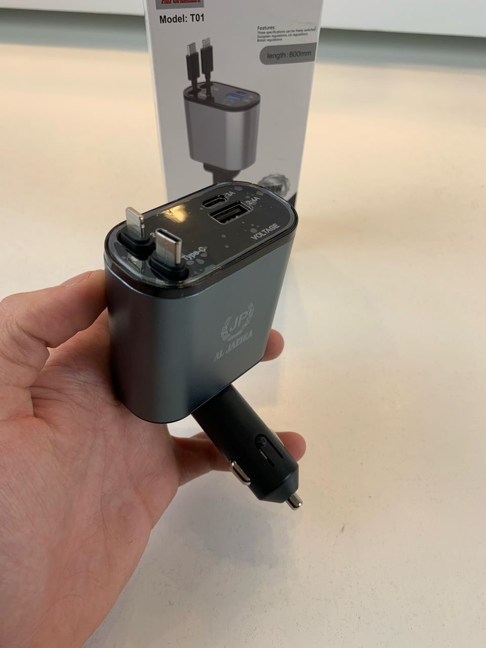 Chargeur Voiture Rétractable 4-en-1 – Câbles Type-C & iOS image 2