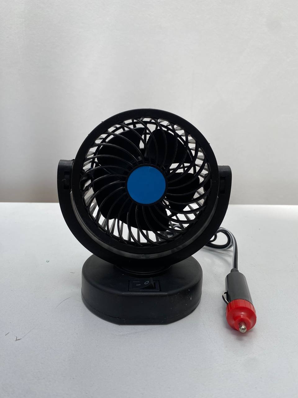 Ventilateur Voiture 12V Compact – Silencieux & Rotatif 360° image 1