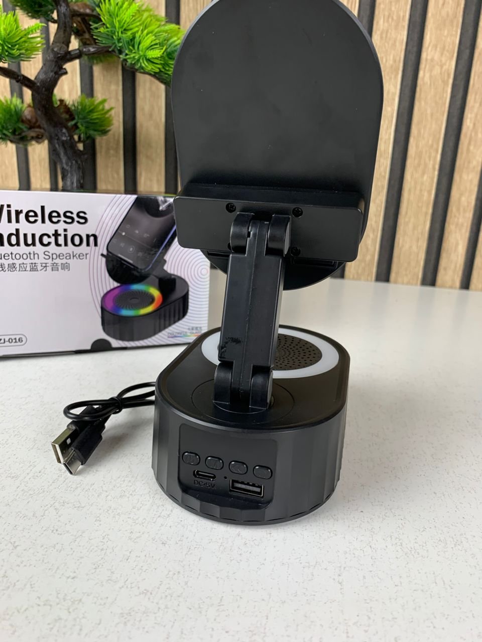 Haut-parleur Bluetooth intelligent à induction avec support et éclairage LED image 3