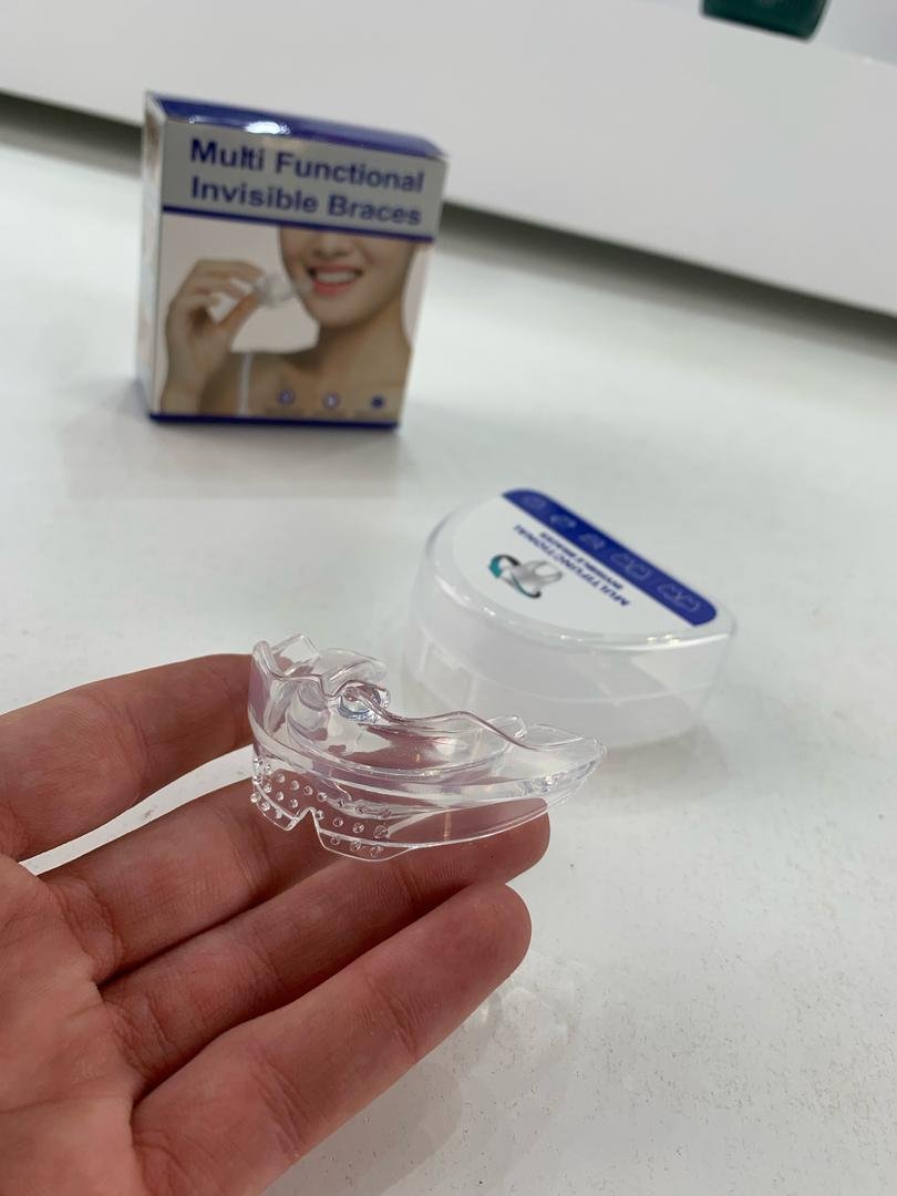 Gouttière Dentaire Orthodontique TPE – Aligneur avec Étui de Voyage مصحح أسنان من مادة TPE الغذائية مع علبة سفر image 8