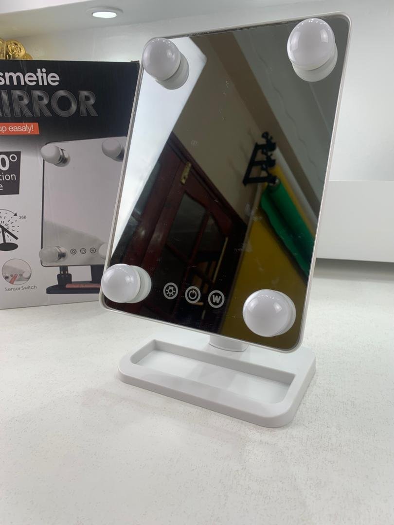 Miroir de Maquillage LED Compact avec Éclairage Réglable et Recharge USB – مرآة مكياج مضيئة image 5