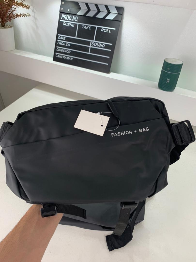 Sac de Poitrine Homme Moderne – Résistant & Confortable image 6