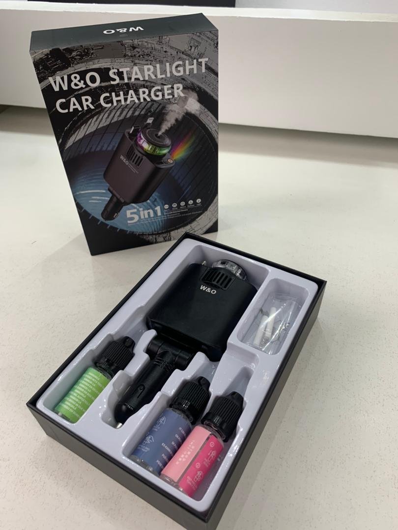 Chargeur de Voiture Rétractable 5 en 1 avec Aromathérapie et Lumière Ambiante image 10