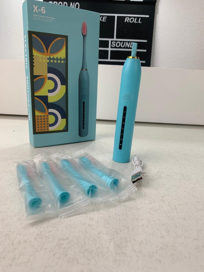 Brosse à Dents Électrique Étanche Luckky IPX7 4 Têtes Incluses image 1