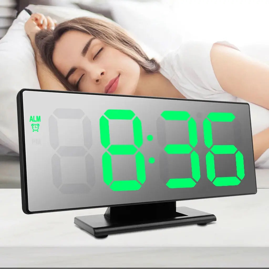 Horloge Numérique LED à Écran Miroir Incurvé – Affichage Température & Double Alimentation image 2