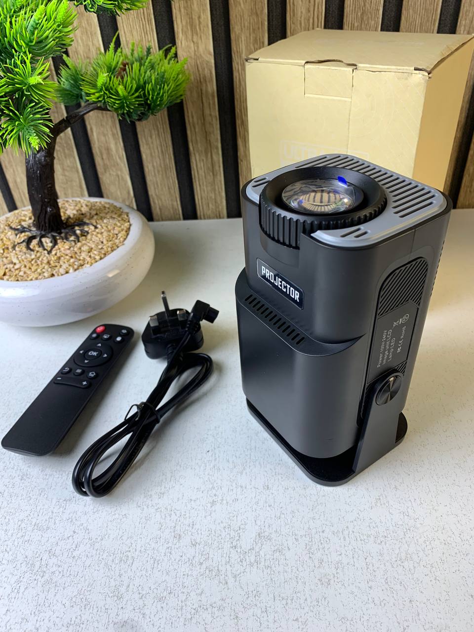 Mini Projecteur Full HD 1080p Android 11 avec WiFi 6 et Bluetooth 5.0