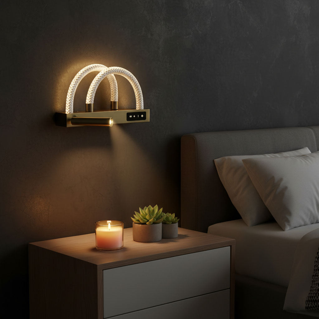 Applique Murale LED Design : Élégance Dorée et Éclairage Modulable