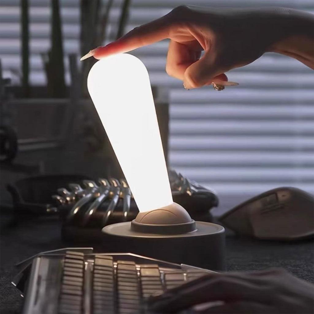 Applique Murale et Lampe de Bureau Sans Fil : L'Éclairage LED 2-en-1 Polyvalent et Nomade