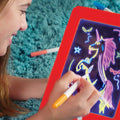 Tableau Magique Lumineux pour Enfants : L’Éveil Créatif par la Lumière Néon