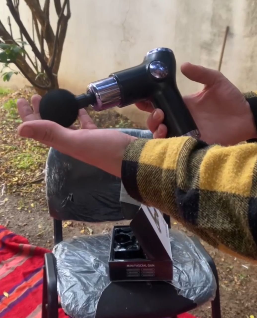 Pistolet de Massage Musculaire – 32 Niveaux de Puissance avec Têtes Interchangeables image 1