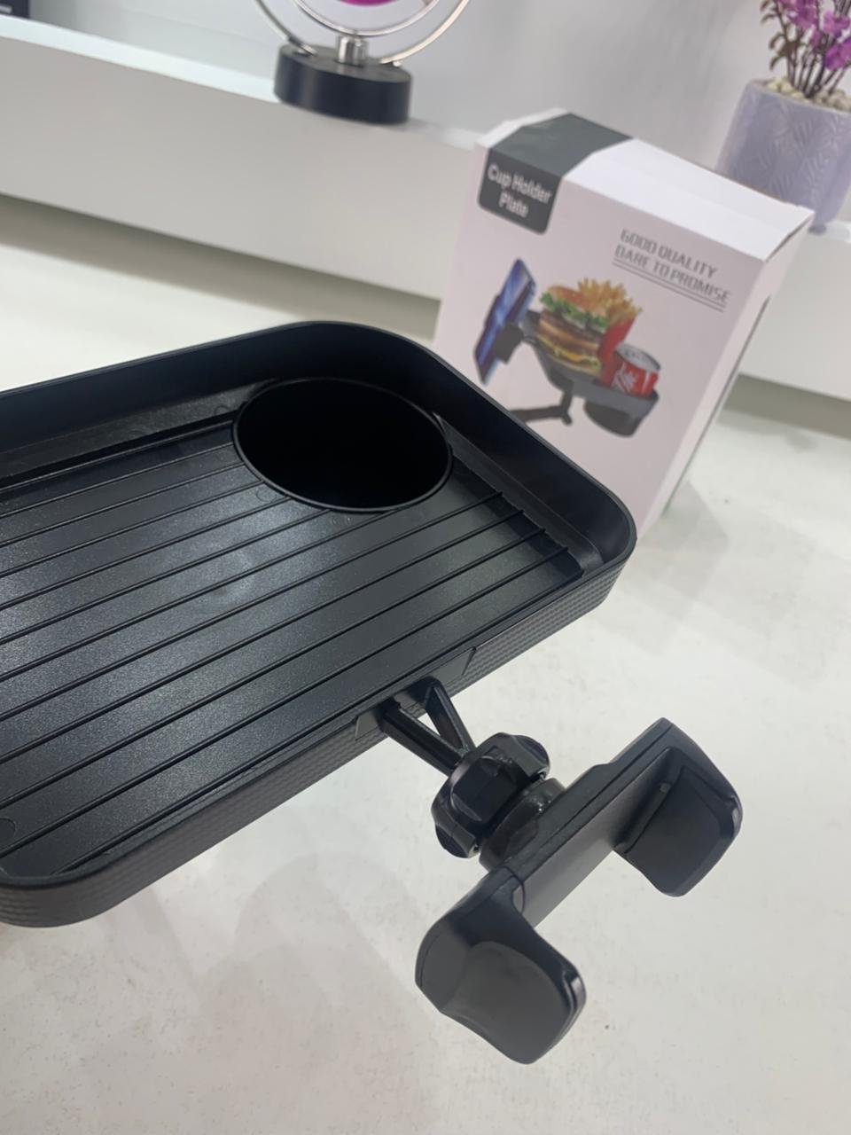 Tablette de voiture rotative pour porte-gobelet – pratique et stable image 3