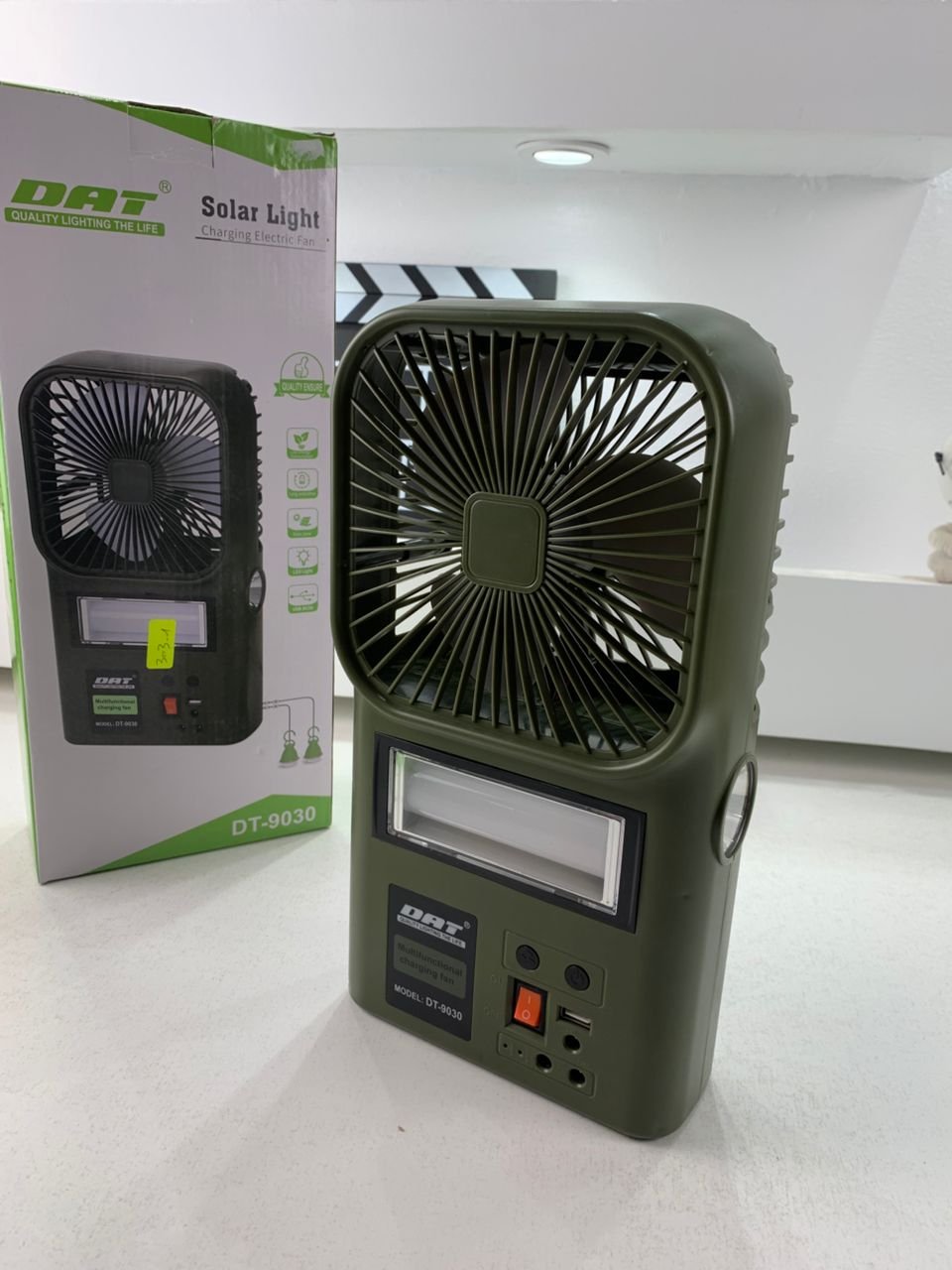 Kit Ventilateur et Lampe Multifonction avec Panneau Solaire , Idéal pour les Sorties et Coupures de Courant image 4
