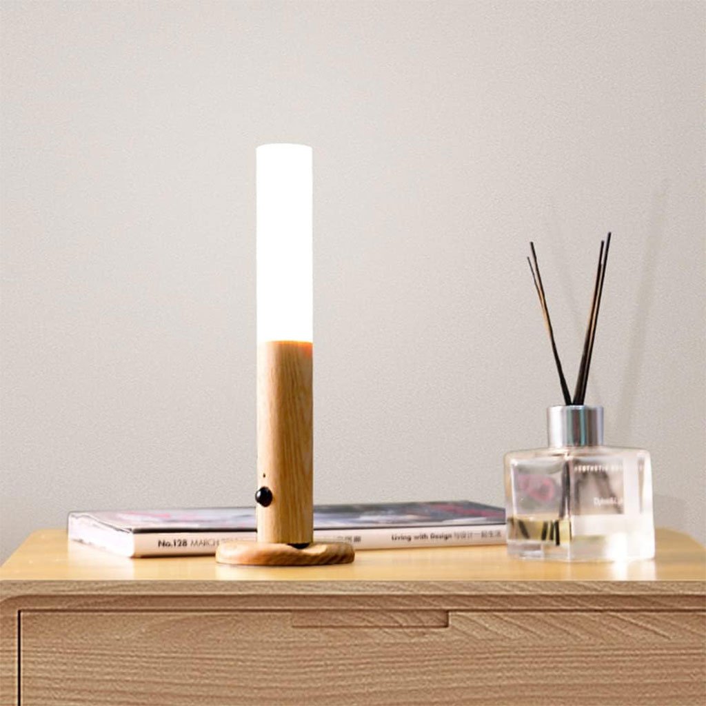 Lampe détecteur intelligente en bois – élégante, pratique et chaleureuse image 3