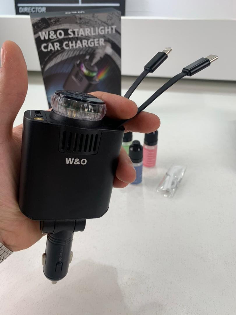 Chargeur de Voiture Rétractable 5 en 1 avec Aromathérapie et Lumière Ambiante image 9