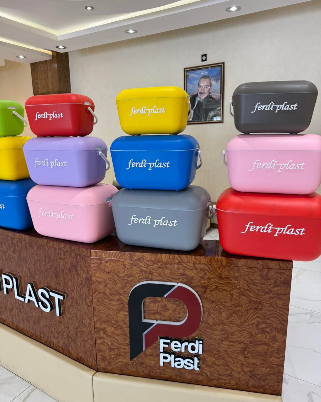 Glacière Isotherme Ferdi Plast 12 Litres – Modèle RFE211 حافظة تبريد معزولة 12 لتر من Ferdi Plast – موديل RFE211 image 2