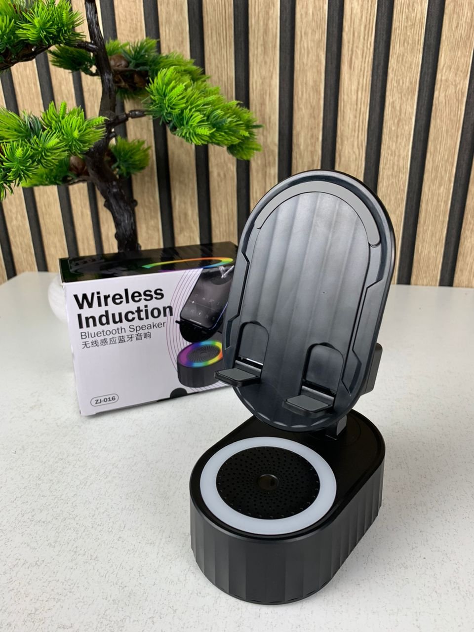 Haut-parleur Bluetooth intelligent à induction avec support et éclairage LED image 2
