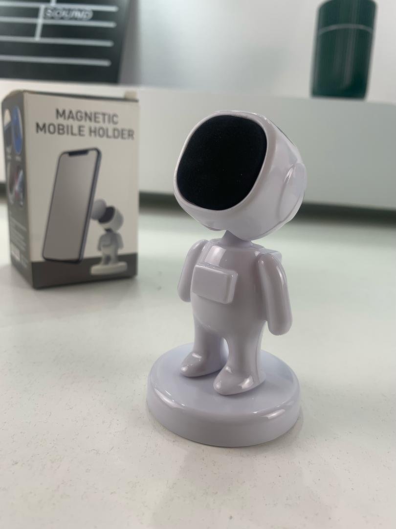 Support Téléphone Voiture Astronaute – Magnétique et Rotatif image 1