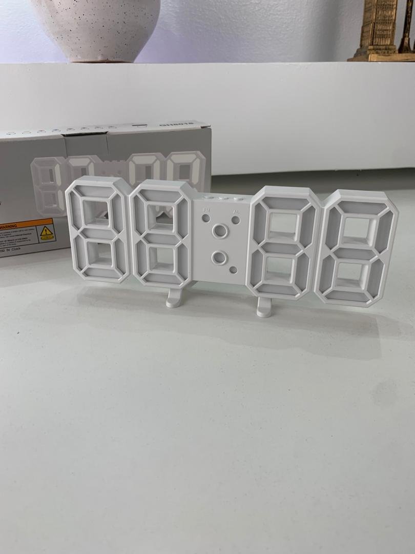 Horloge Murale LED 3D Multifonction avec Température et Calendrier image 5