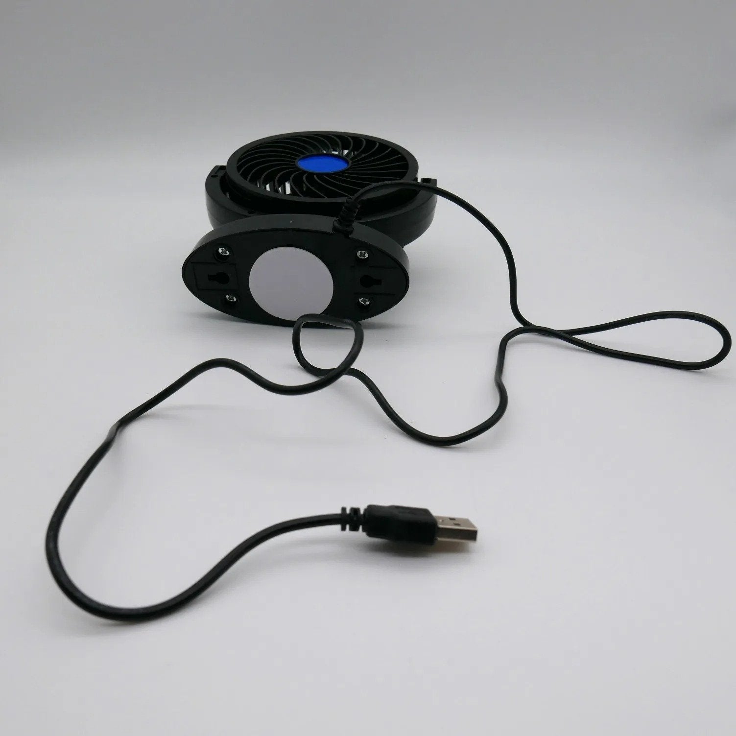 Ventilateur Voiture 12V Compact – Silencieux & Rotatif 360° image 5