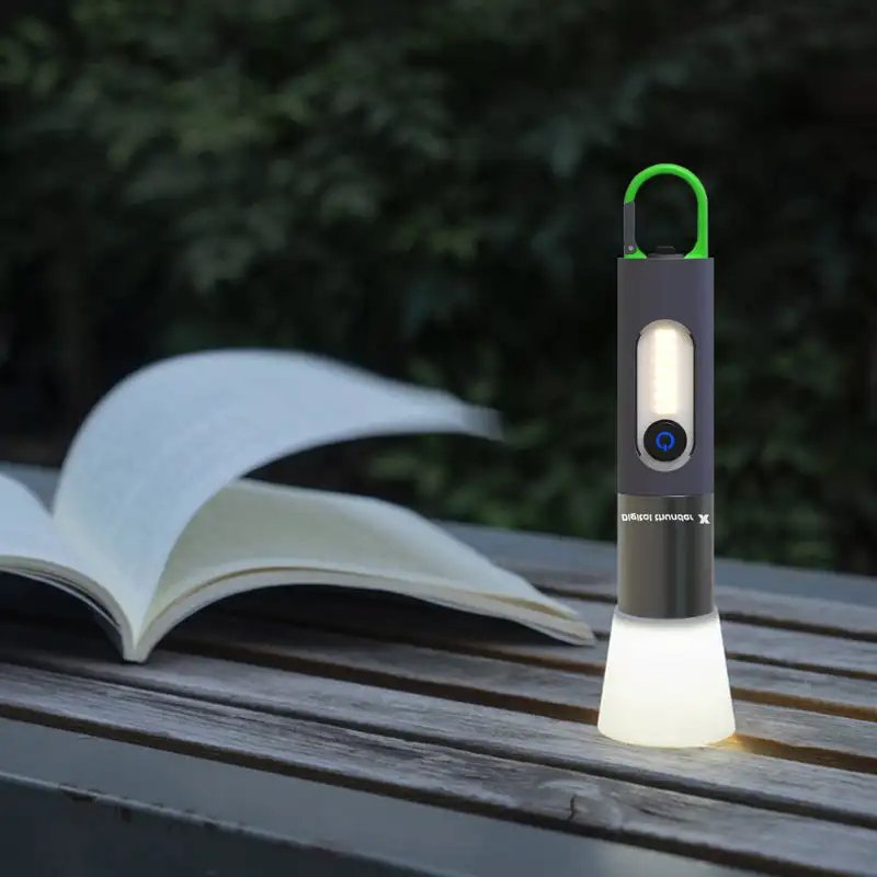 Lampe de Poche LED Rechargeable – Zoom, 4 Modes, 200m de Portée image 2