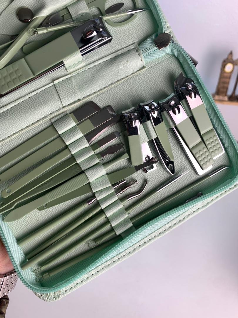 Kit Manucure 30 Pièces en Acier Inoxydable – Étui Luxe et Soin Complet image 10